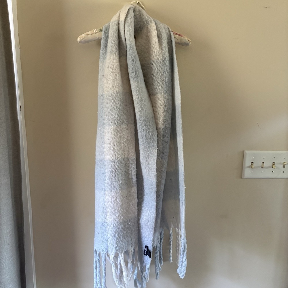Steve Madden Scarf Womens One Size Blue White Plaid Fuzzy Blanket Wrap W Fringe